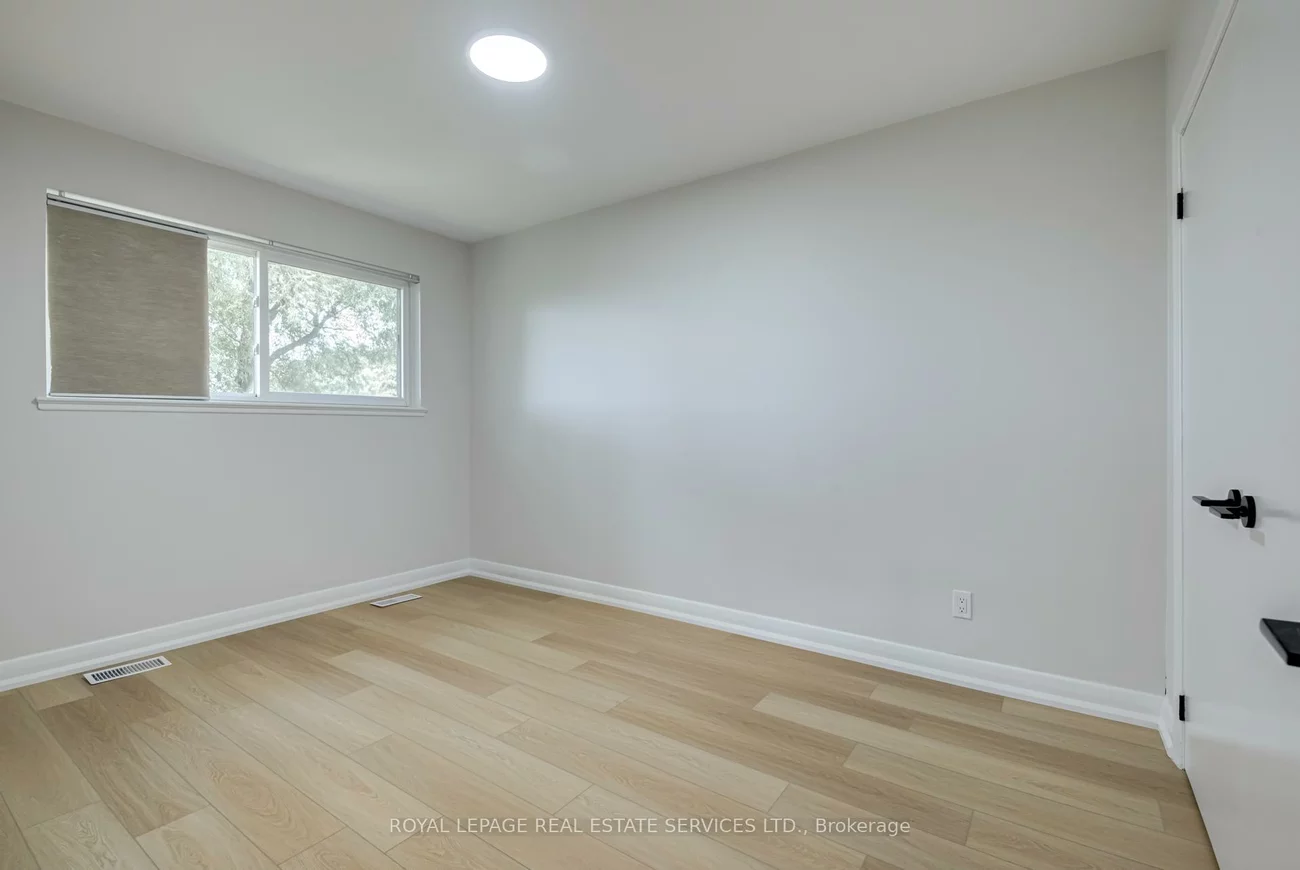 18, Puckeridge, Eringate-Centennial-West Deane, Toronto