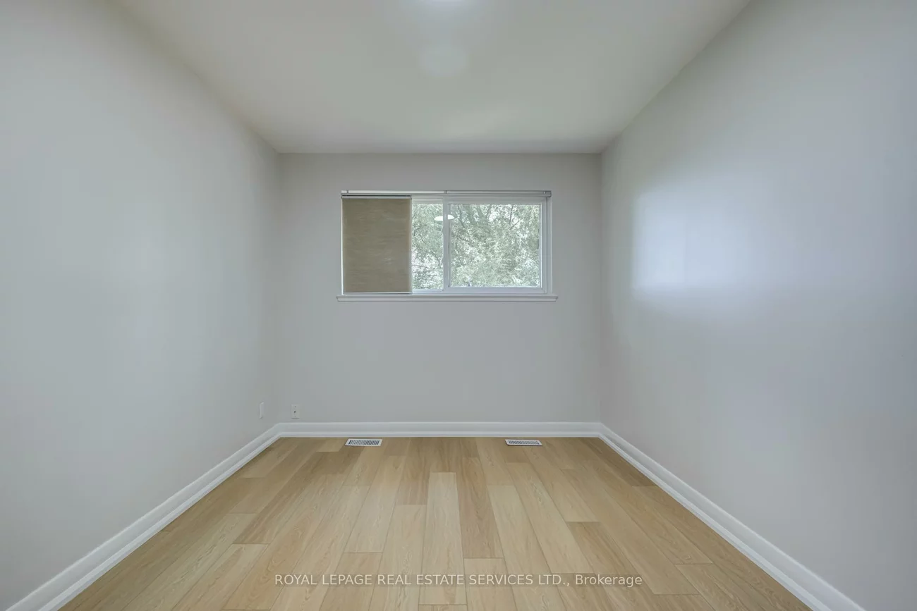 18, Puckeridge, Eringate-Centennial-West Deane, Toronto