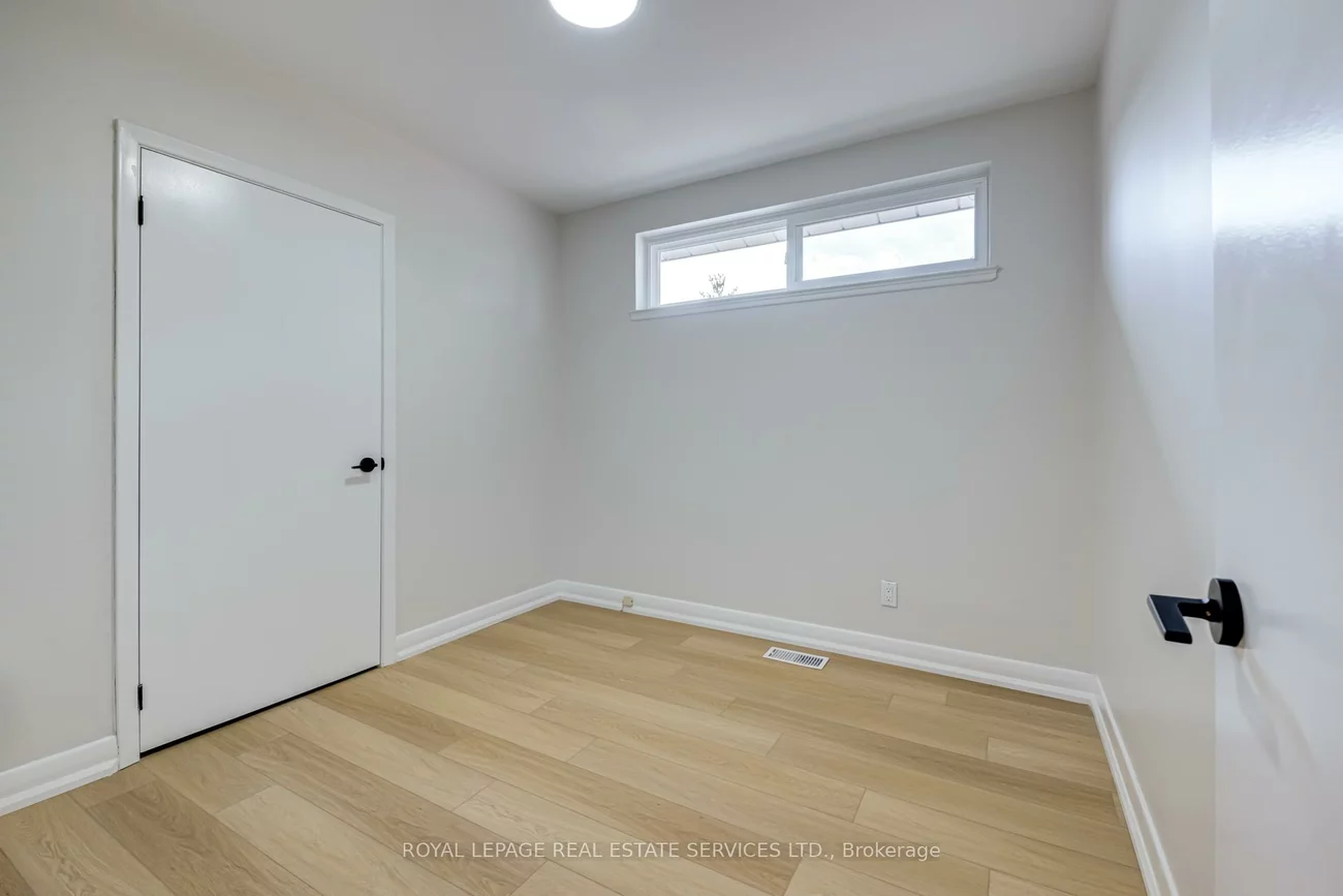 18, Puckeridge, Eringate-Centennial-West Deane, Toronto