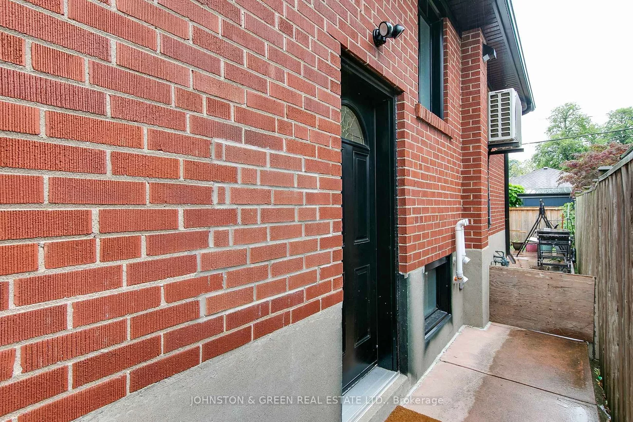113, Westway, Willowridge-Martingrove-Richview, Toronto