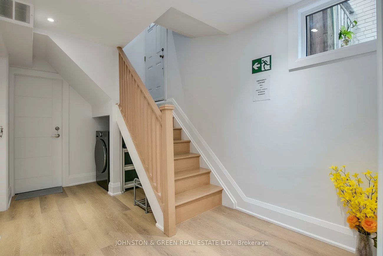 113, Westway, Willowridge-Martingrove-Richview, Toronto