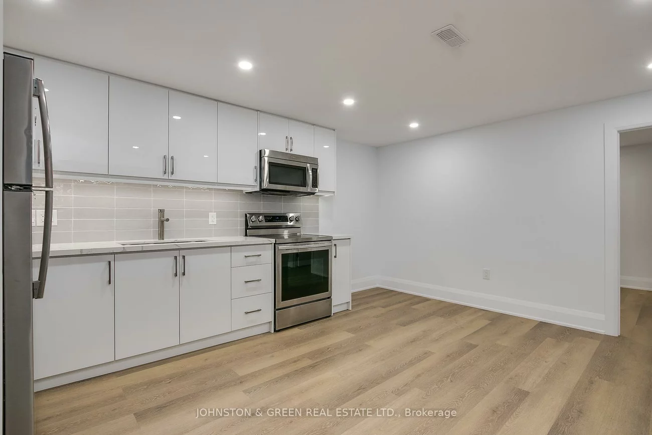 113, Westway, Willowridge-Martingrove-Richview, Toronto