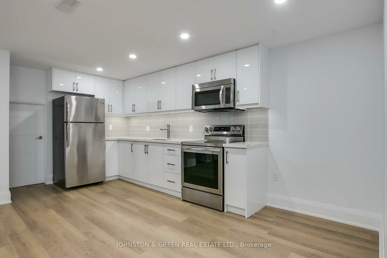 113, Westway, Willowridge-Martingrove-Richview, Toronto