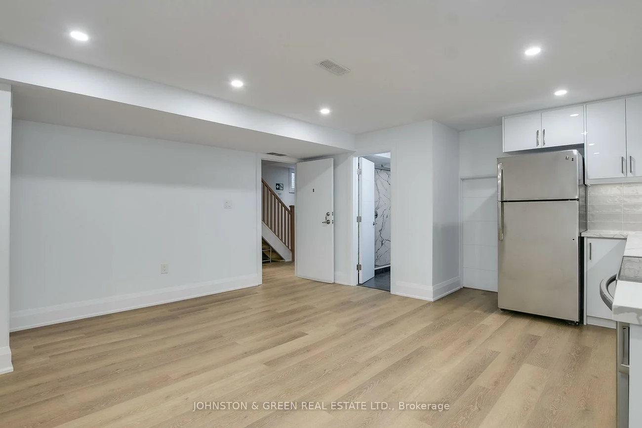 113, Westway, Willowridge-Martingrove-Richview, Toronto