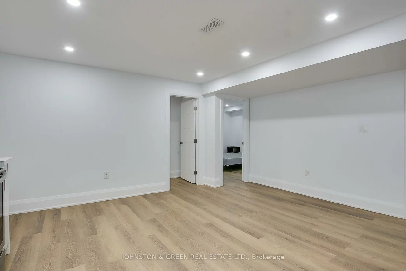 113, Westway, Willowridge-Martingrove-Richview, Toronto