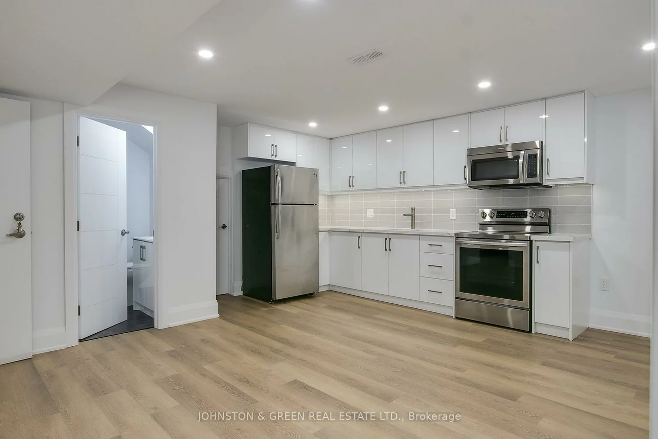 113, Westway, Willowridge-Martingrove-Richview, Toronto