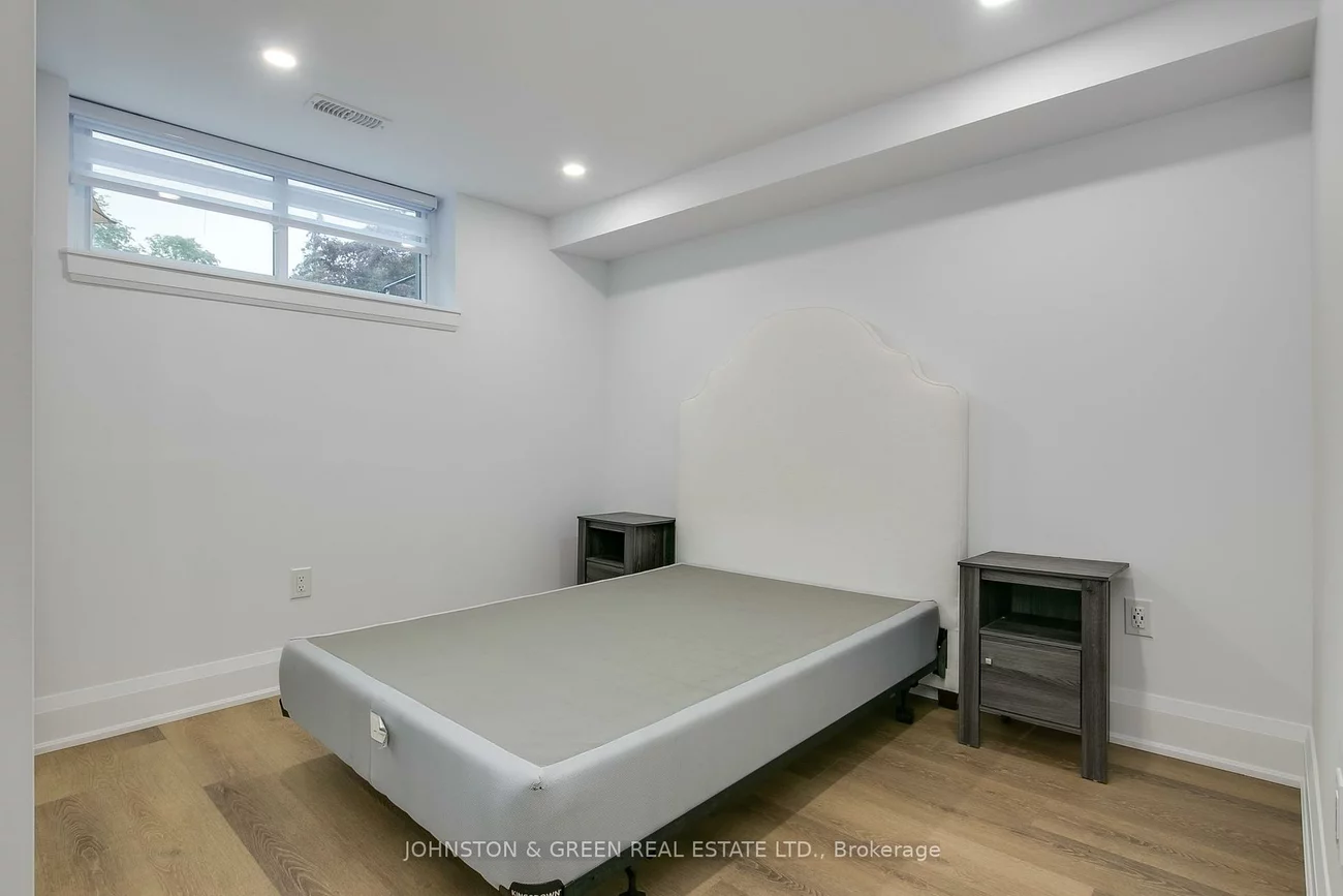 113, Westway, Willowridge-Martingrove-Richview, Toronto