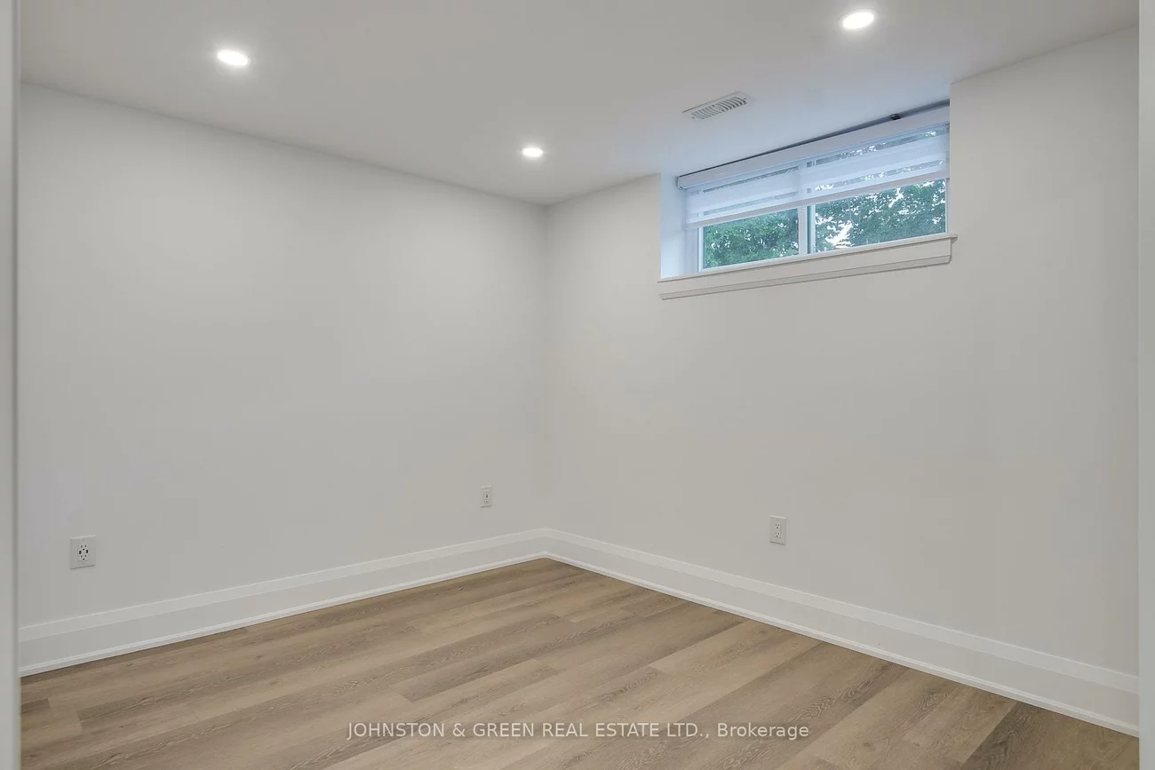 113, Westway, Willowridge-Martingrove-Richview, Toronto