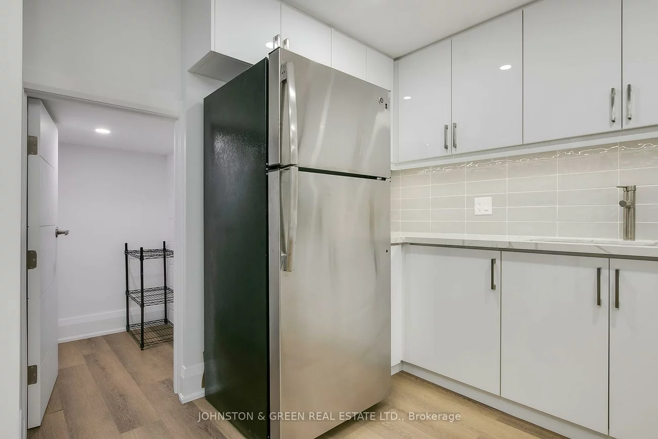 113, Westway, Willowridge-Martingrove-Richview, Toronto