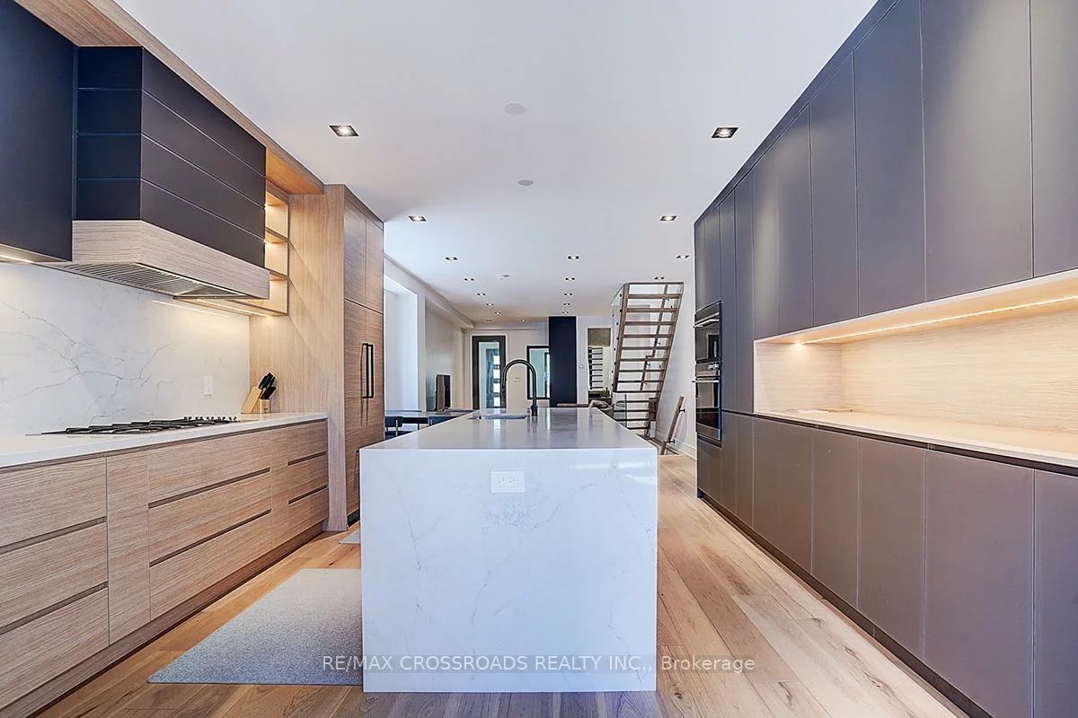 133, Yarmouth, Dovercourt-Wallace Emerson-Junction, Toronto