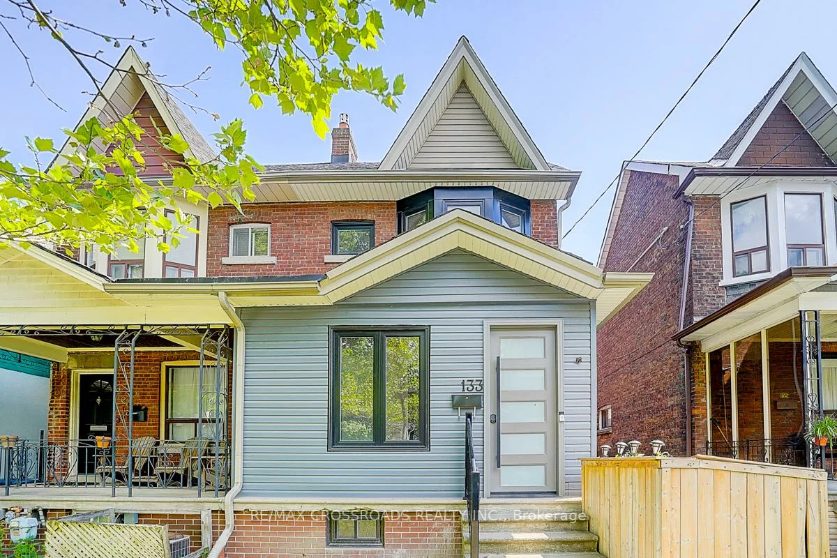 133, Yarmouth, Dovercourt-Wallace Emerson-Junction, Toronto