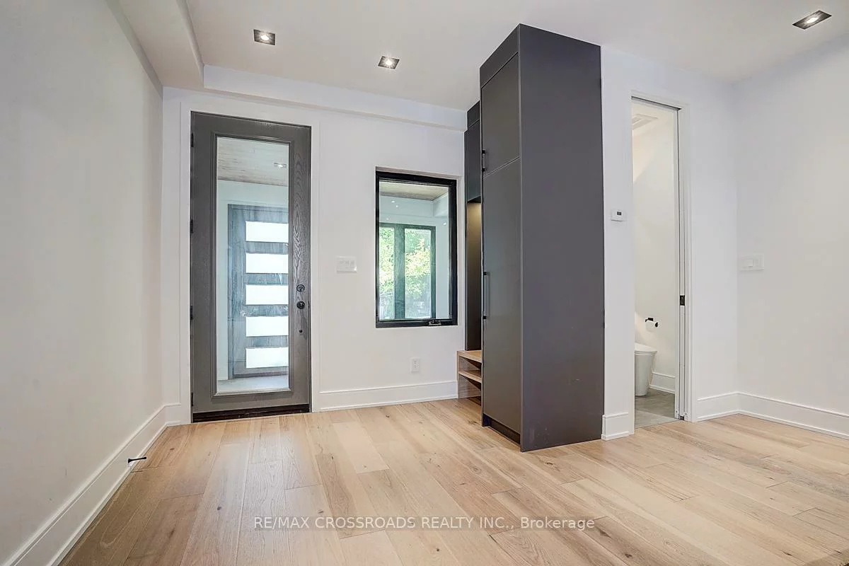 133, Yarmouth, Dovercourt-Wallace Emerson-Junction, Toronto