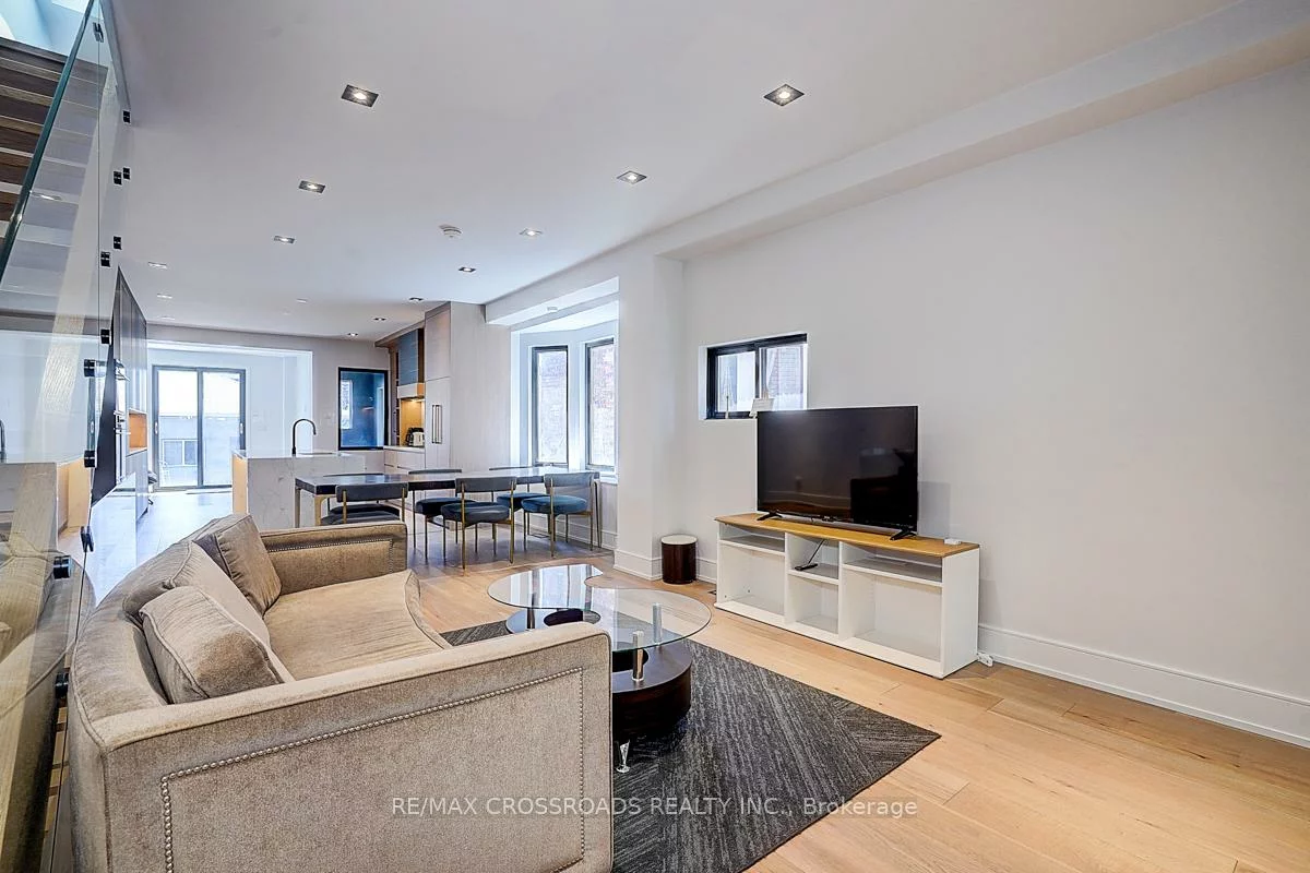 133, Yarmouth, Dovercourt-Wallace Emerson-Junction, Toronto