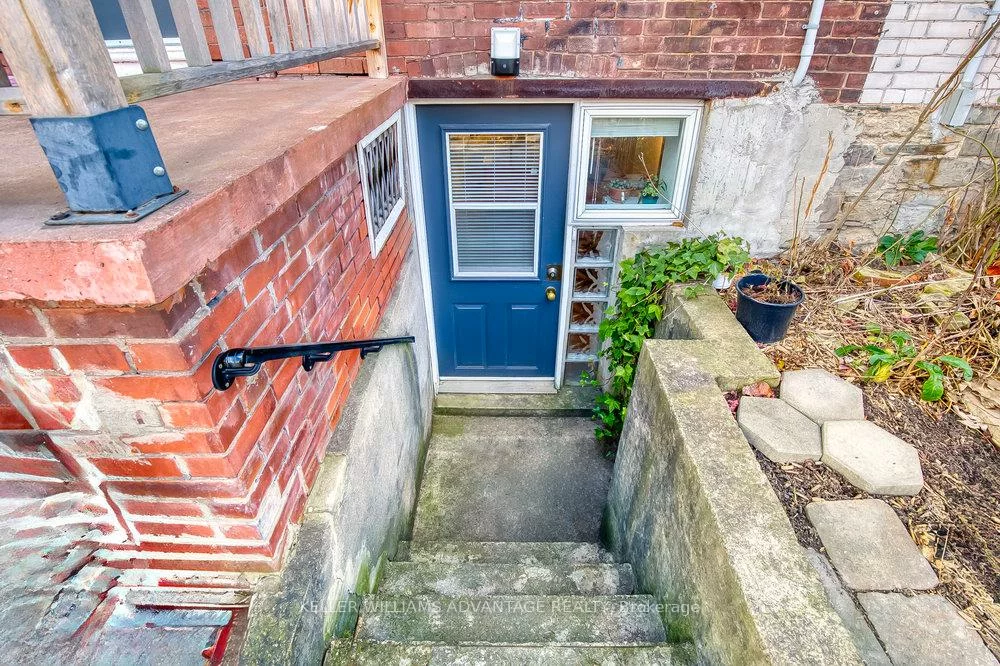 32, Bartlett, Dovercourt-Wallace Emerson-Junction, Toronto