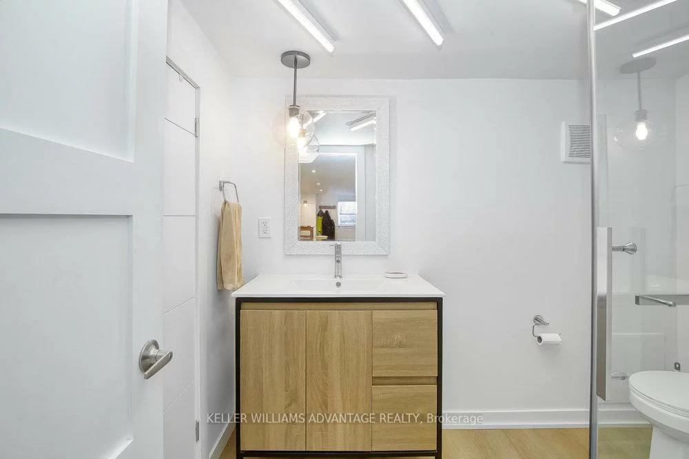 32, Bartlett, Dovercourt-Wallace Emerson-Junction, Toronto
