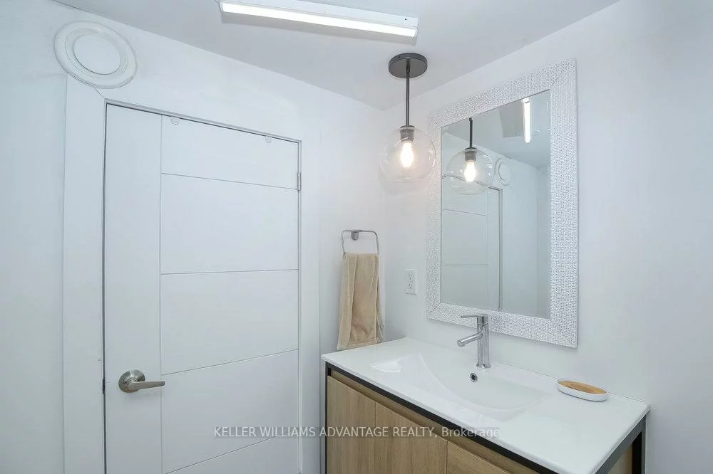 32, Bartlett, Dovercourt-Wallace Emerson-Junction, Toronto