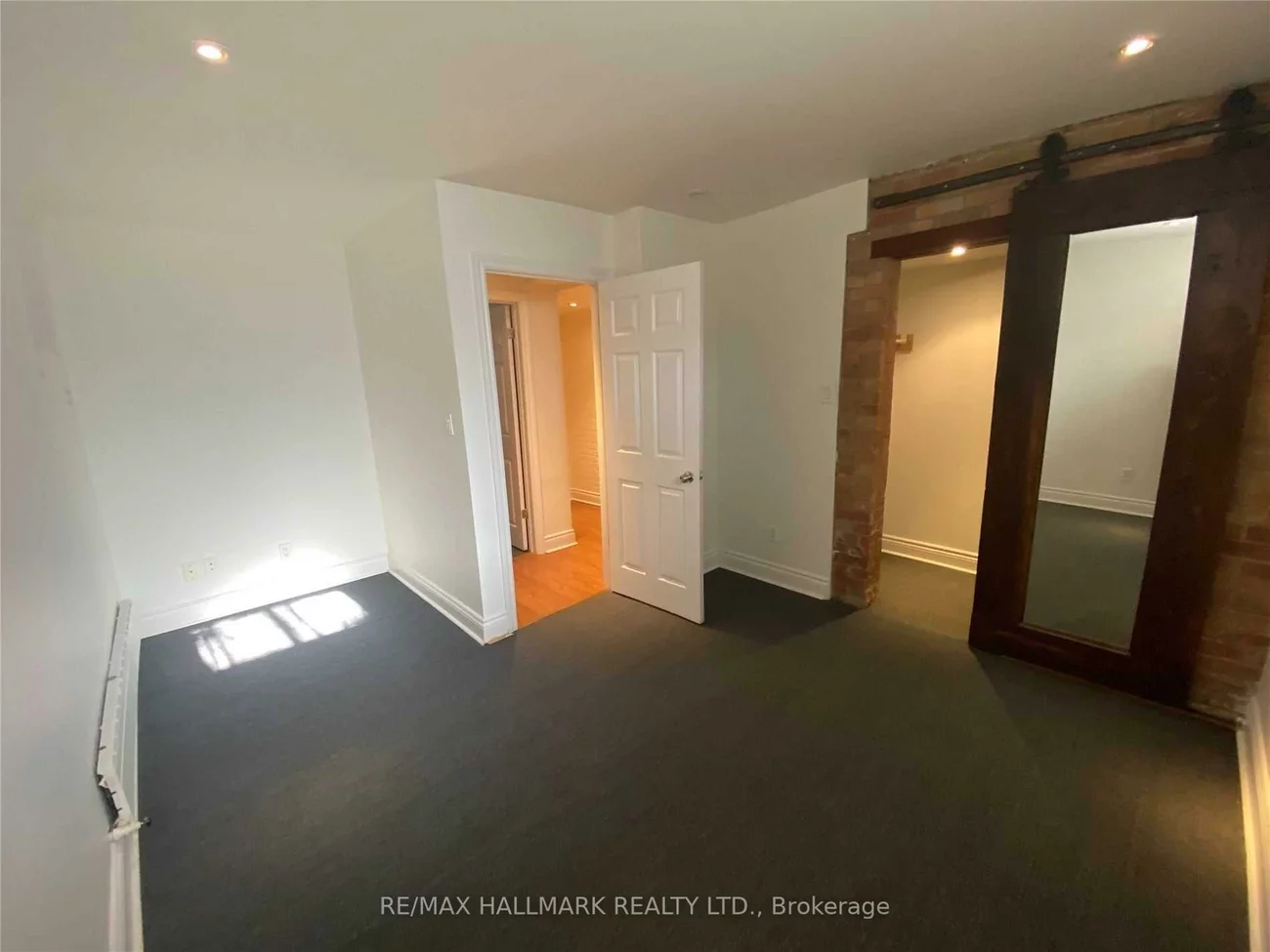 20, Triller, South Parkdale, Toronto