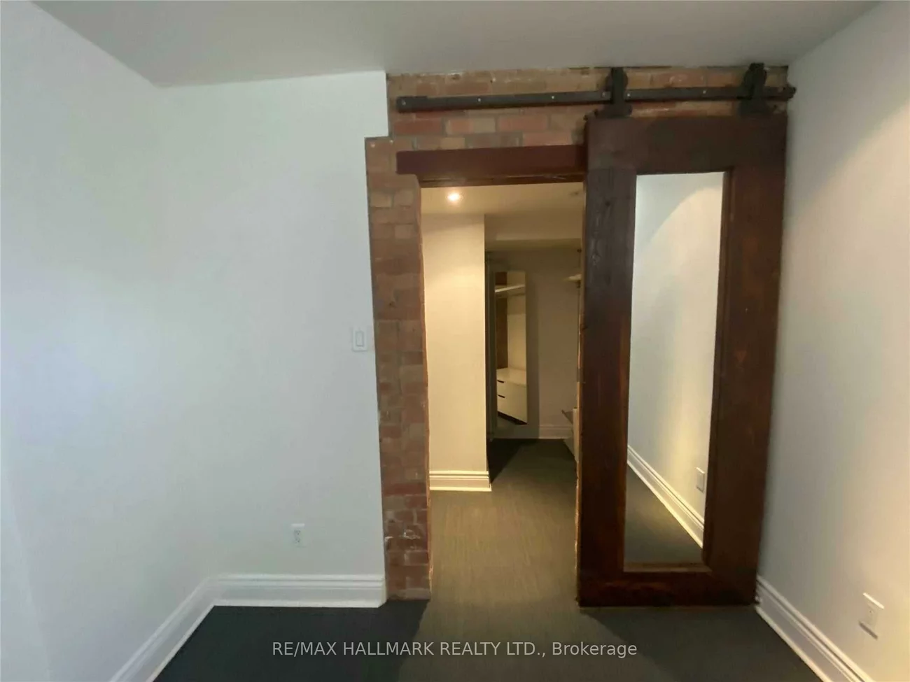 20, Triller, South Parkdale, Toronto