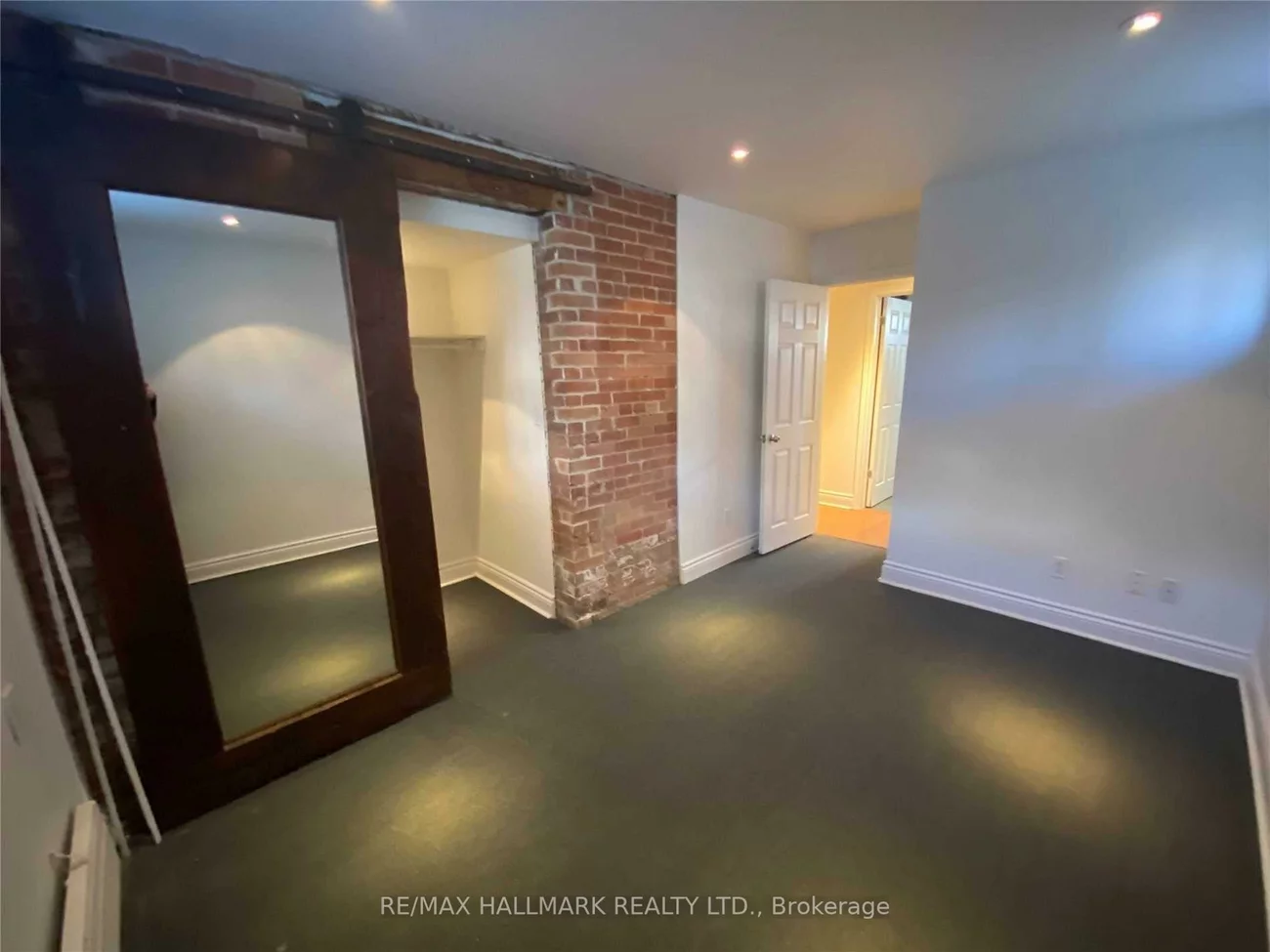 20, Triller, South Parkdale, Toronto
