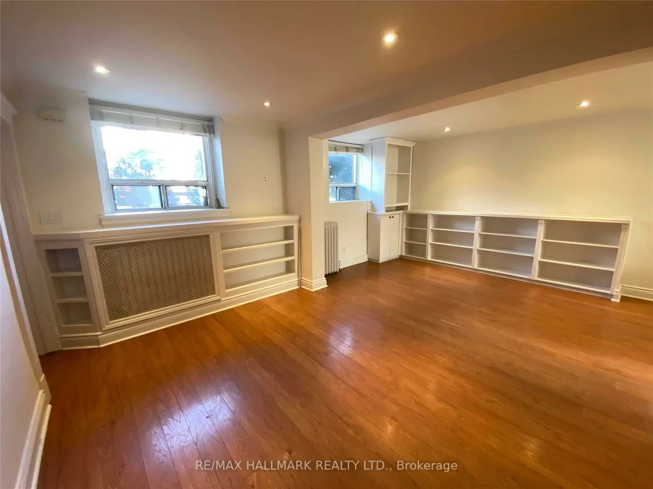 20, Triller, South Parkdale, Toronto