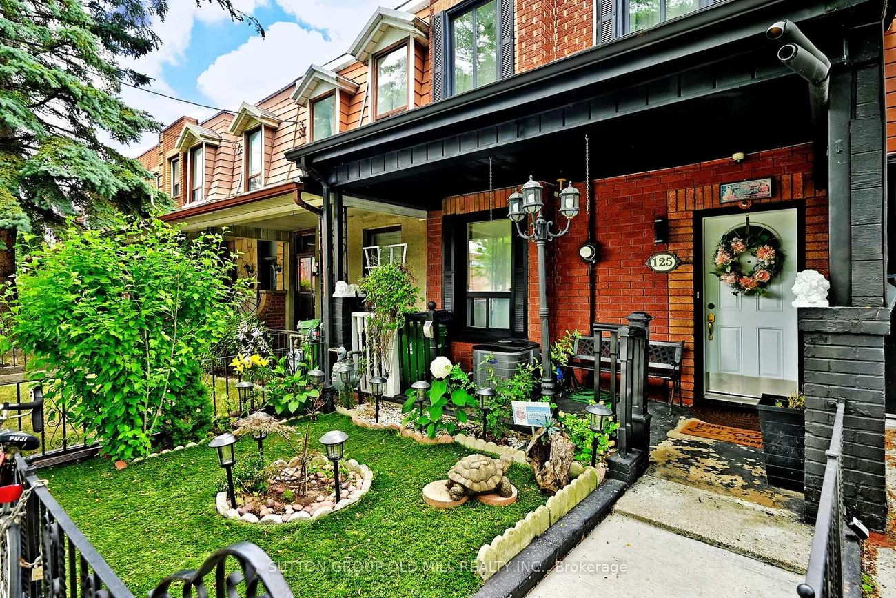 125, Lansdowne, Roncesvalles, Toronto