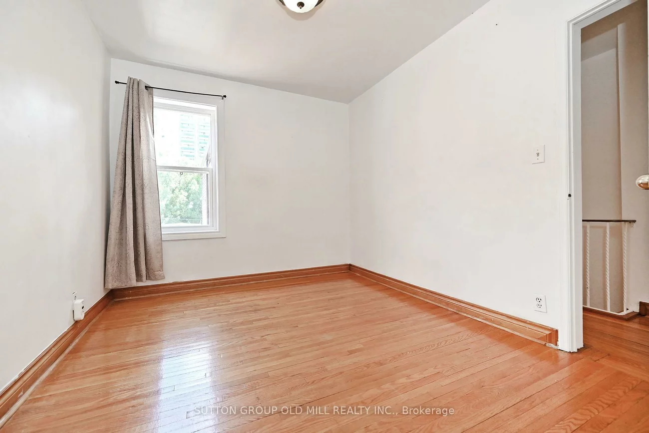 125, Lansdowne, Roncesvalles, Toronto