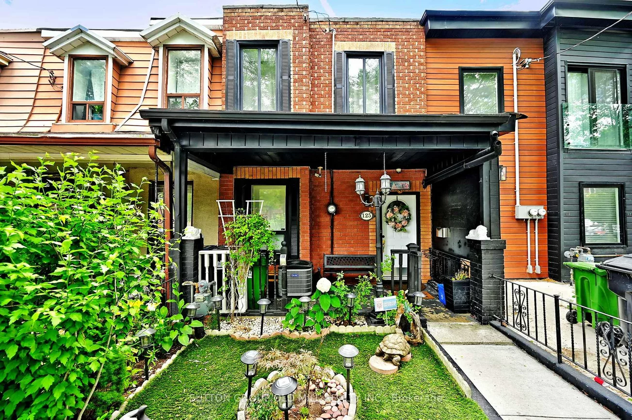 125, Lansdowne, Roncesvalles, Toronto