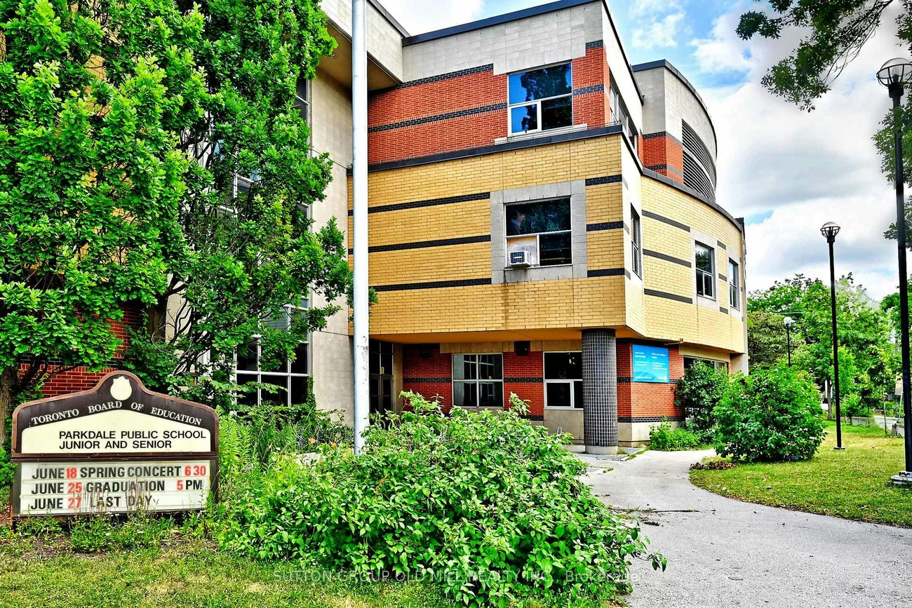 125, Lansdowne, Roncesvalles, Toronto