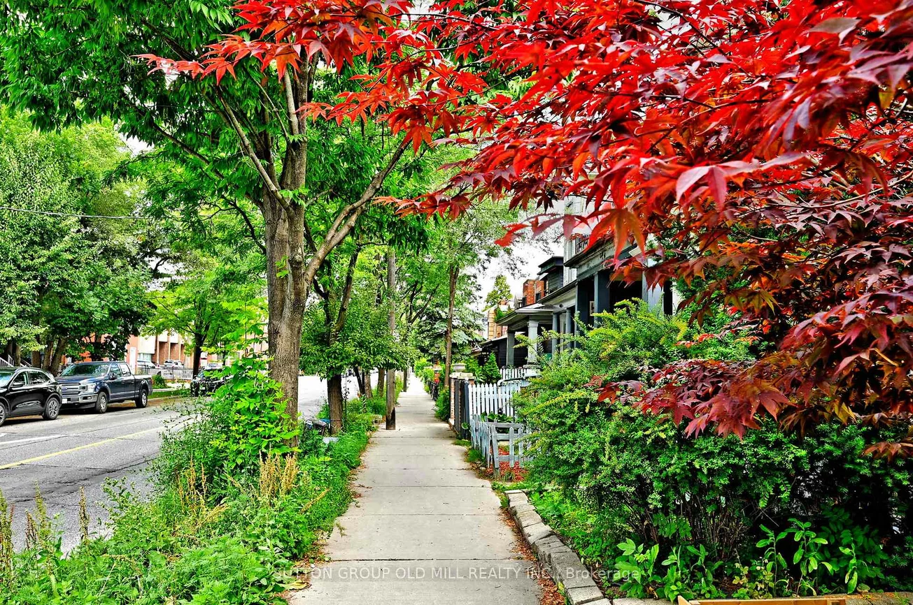 125, Lansdowne, Roncesvalles, Toronto
