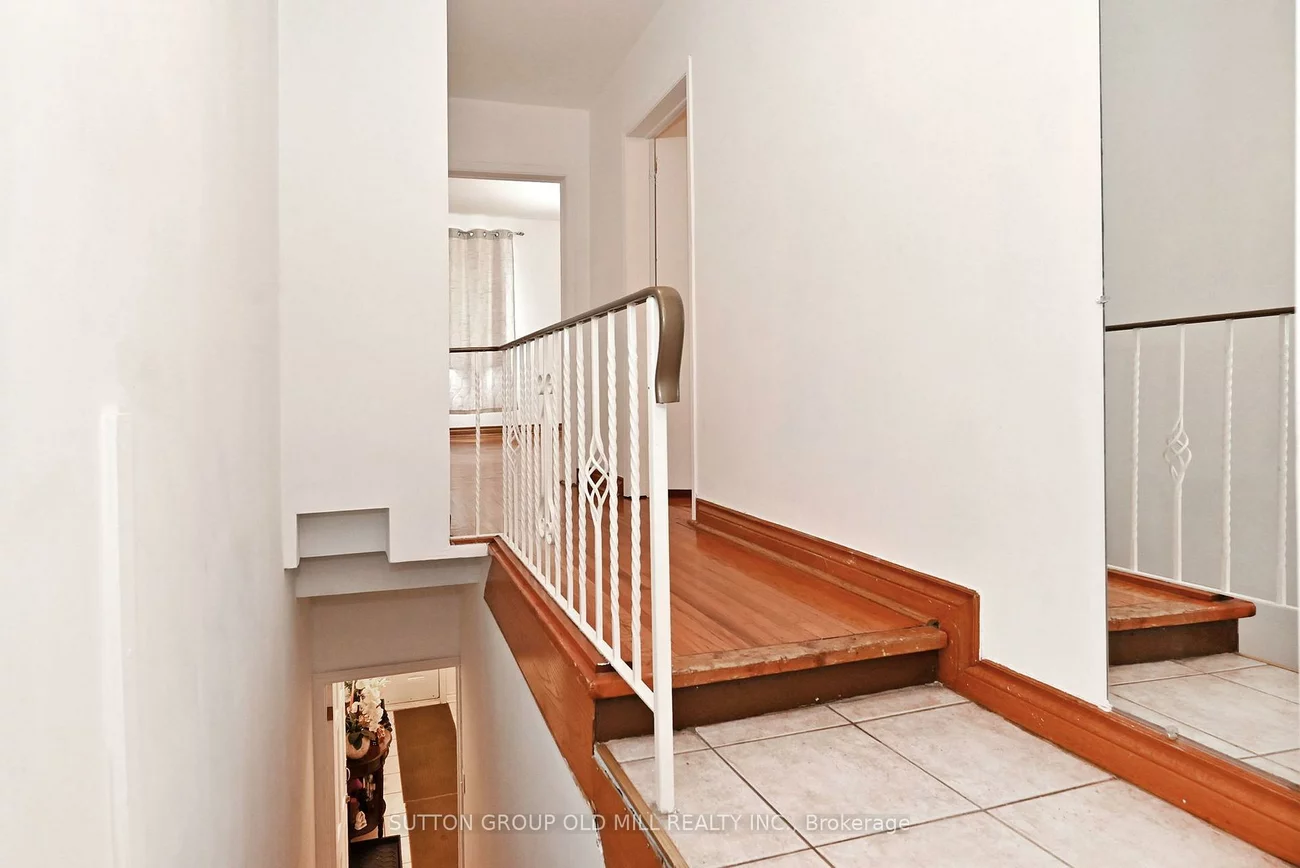 125, Lansdowne, Roncesvalles, Toronto