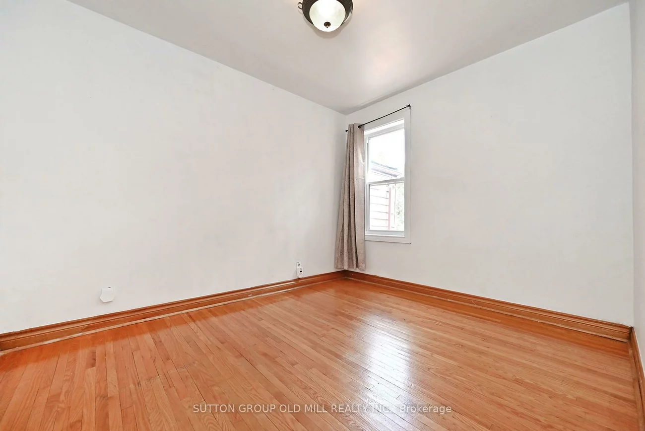 125, Lansdowne, Roncesvalles, Toronto