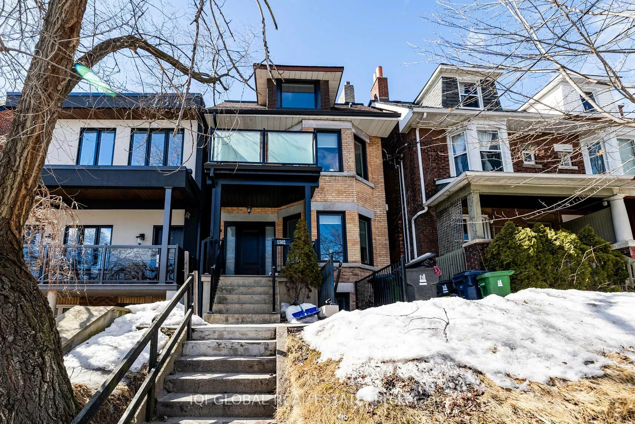 1502, Dufferin, Dovercourt-Wallace Emerson-Junction, Toronto