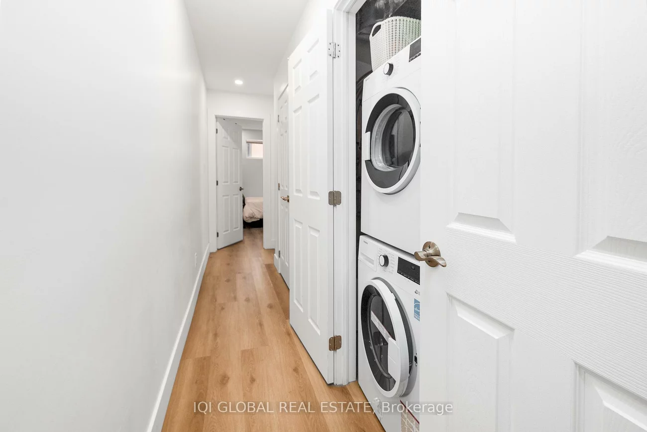 1502, Dufferin, Dovercourt-Wallace Emerson-Junction, Toronto