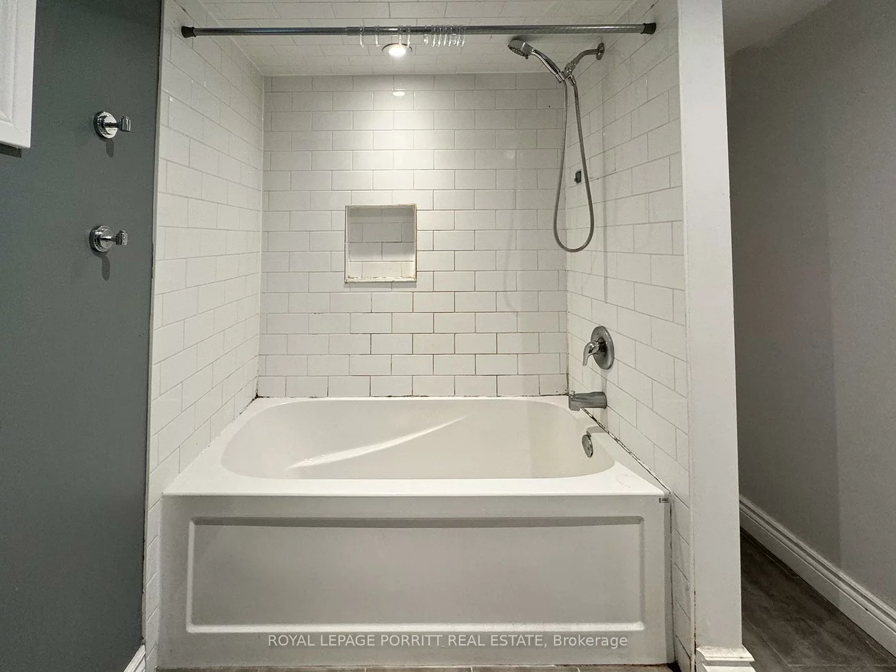 10, Roseland, Alderwood, Toronto