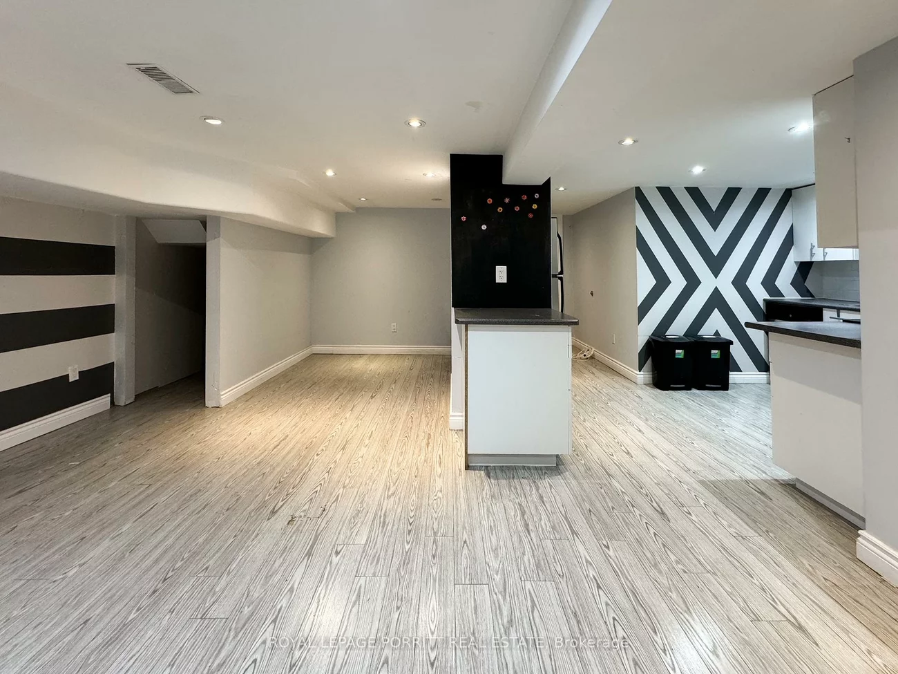 10, Roseland, Alderwood, Toronto