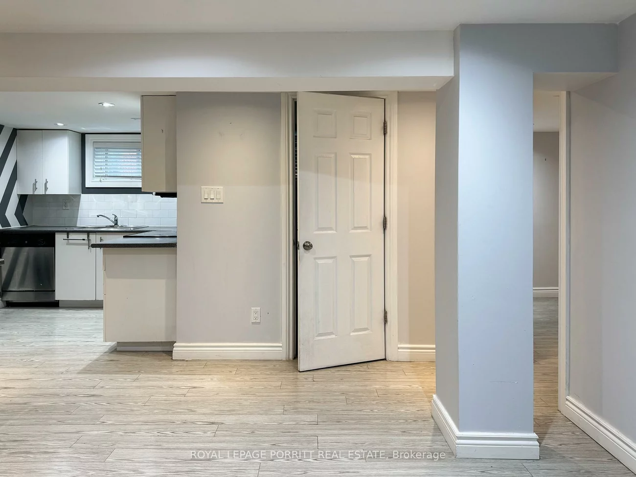 10, Roseland, Alderwood, Toronto