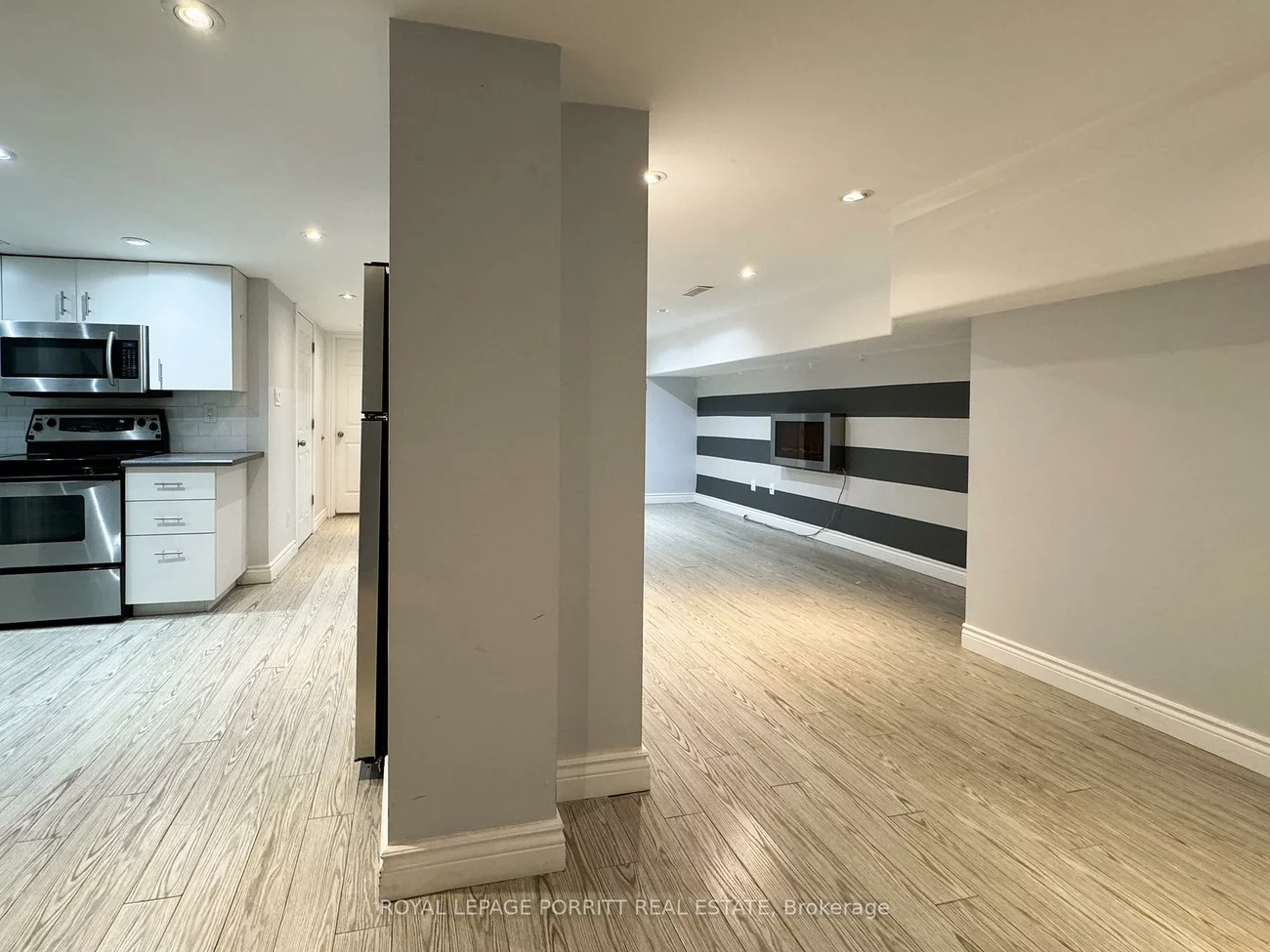 10, Roseland, Alderwood, Toronto