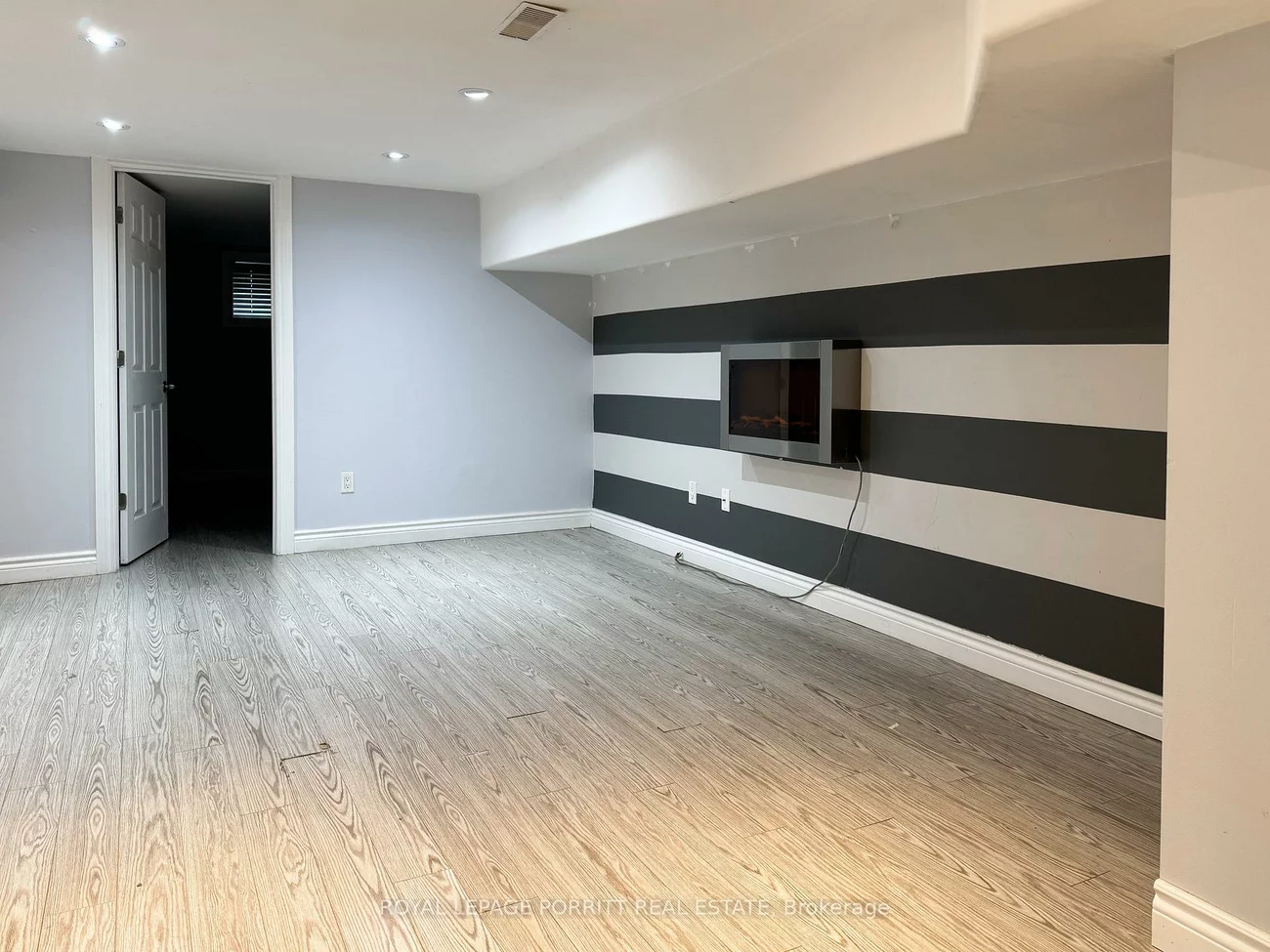 10, Roseland, Alderwood, Toronto