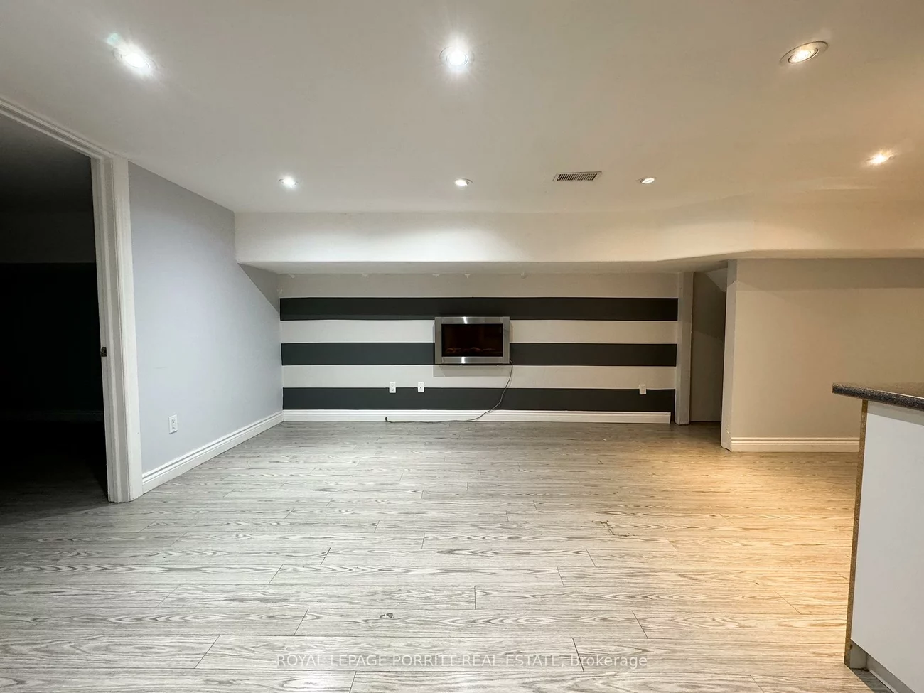 10, Roseland, Alderwood, Toronto