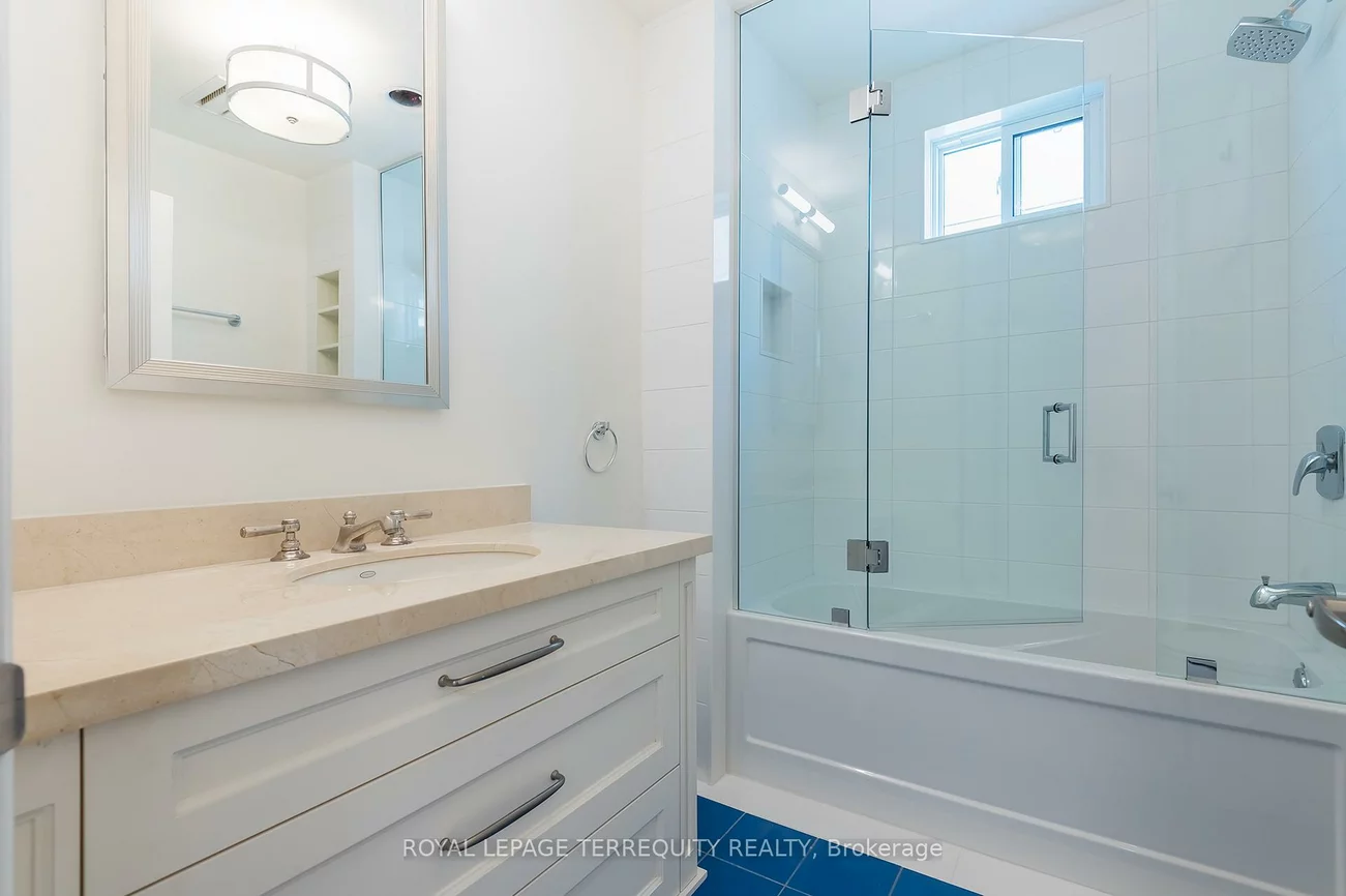 354, Clendenan, High Park North, Toronto