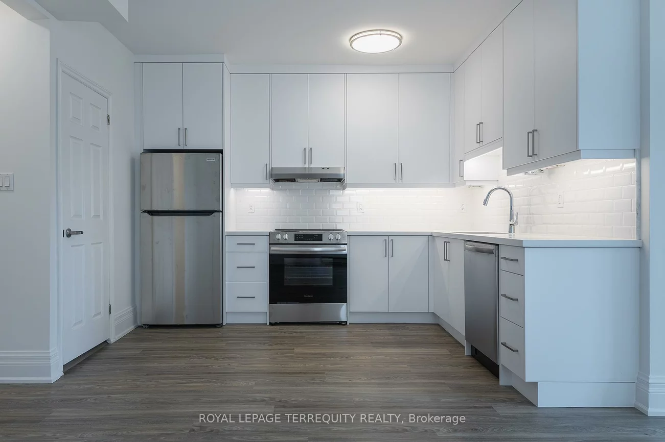 354, Clendenan, High Park North, Toronto