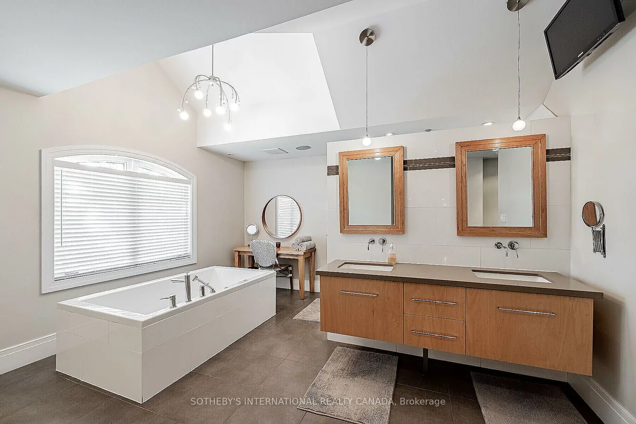 44, Meadowcrest, Stonegate-Queensway, Toronto