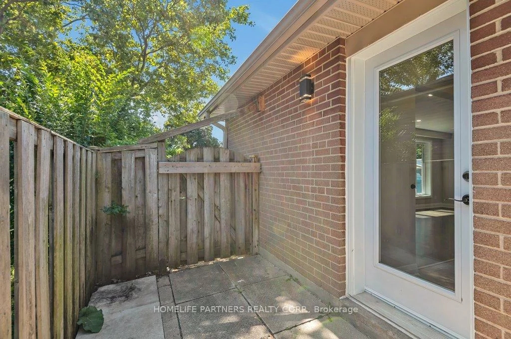 79, Strathavon, Mount Olive-Silverstone-Jamestown, Toronto