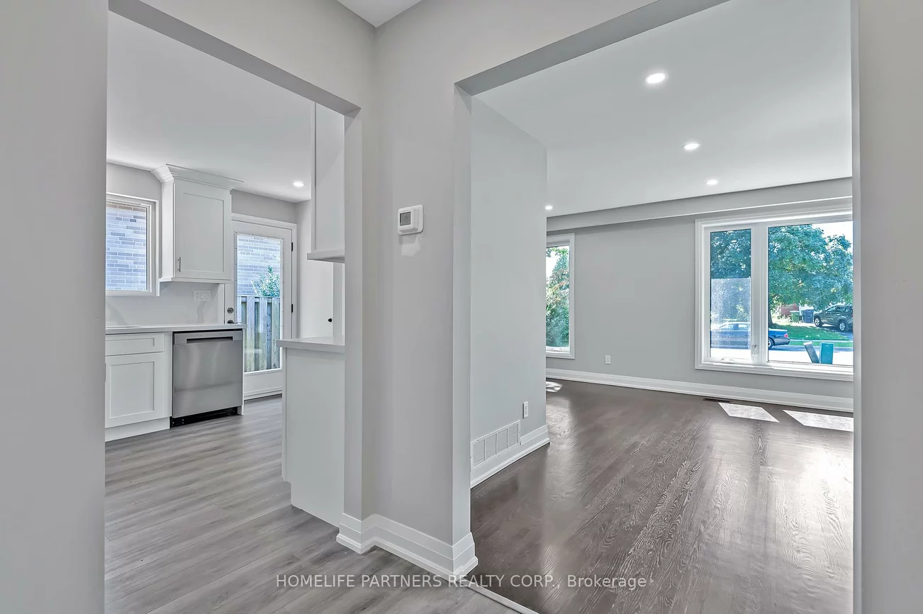 79, Strathavon, Mount Olive-Silverstone-Jamestown, Toronto