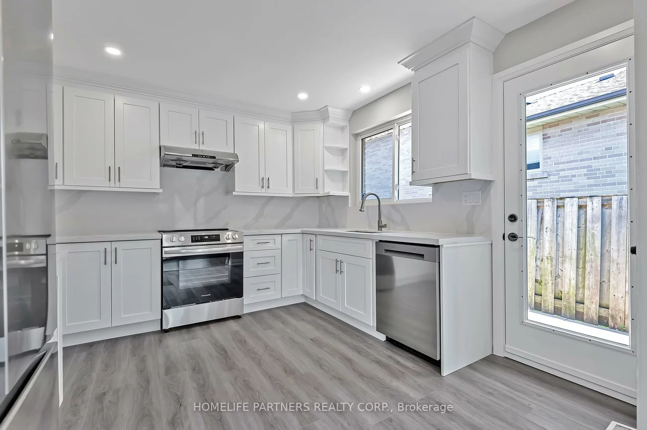 79, Strathavon, Mount Olive-Silverstone-Jamestown, Toronto