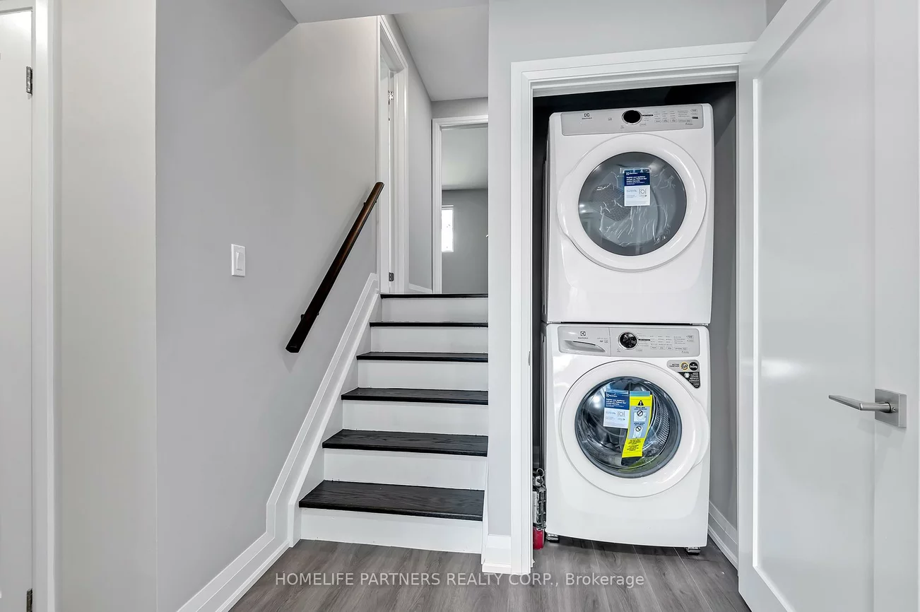 79, Strathavon, Mount Olive-Silverstone-Jamestown, Toronto