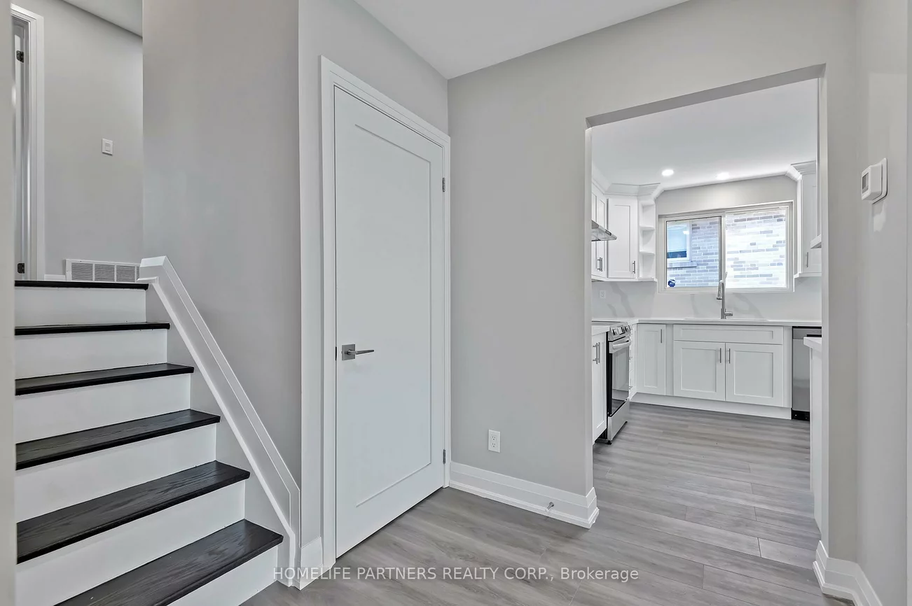 79, Strathavon, Mount Olive-Silverstone-Jamestown, Toronto