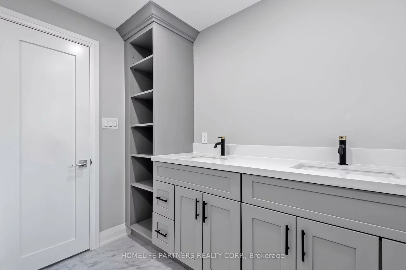 79, Strathavon, Mount Olive-Silverstone-Jamestown, Toronto