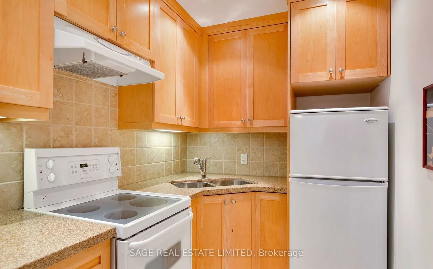 85, HARSHAW, Lambton Baby Point, Toronto