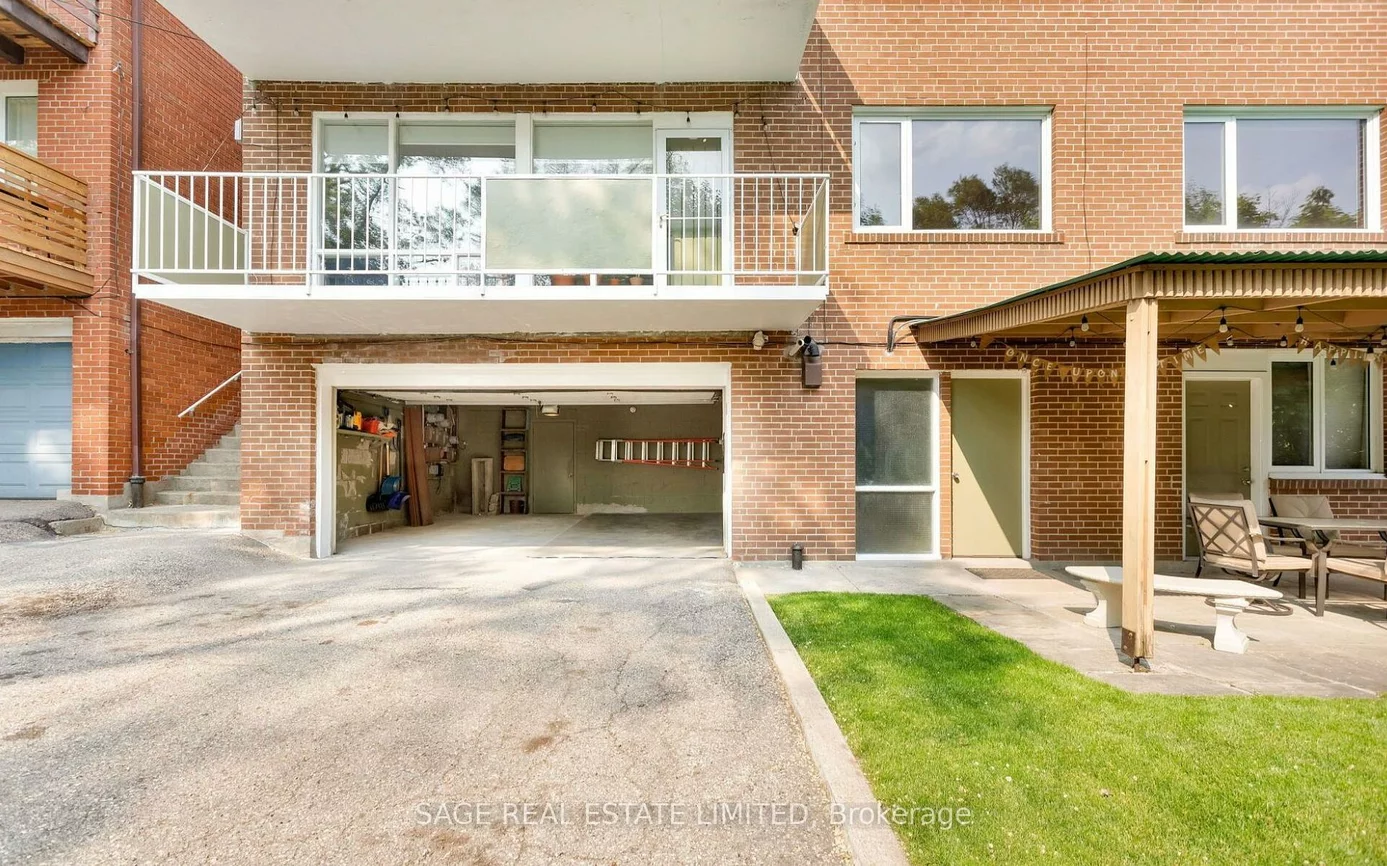85, HARSHAW, Lambton Baby Point, Toronto